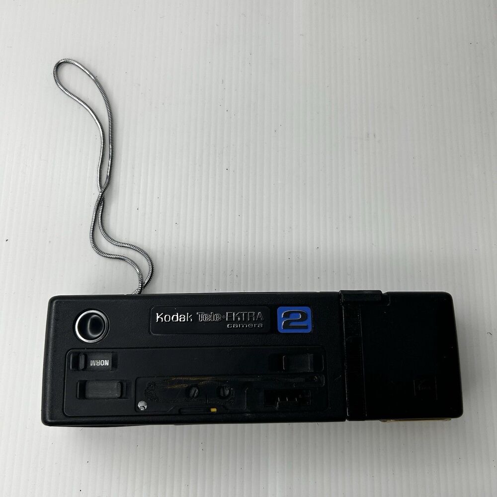 Kodak Tele-Ektra 2 Camera 22-44mm Dual Lens 110 Film Built In Cover